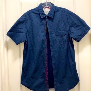 Men’s button down short sleeve shirt